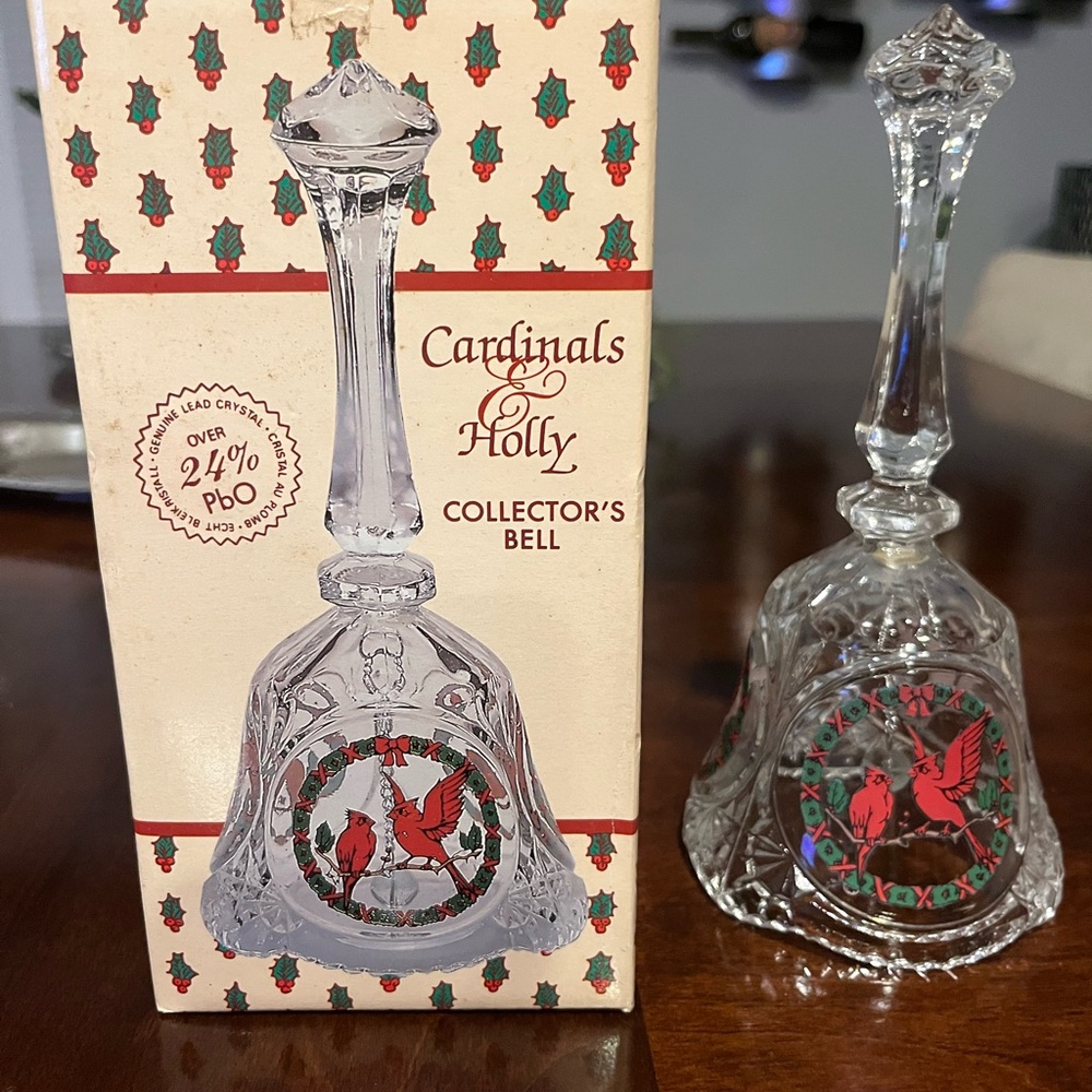 Vintage Christmas Lead Crystal Cardinals & Holly Bell 24% PO Lead Crystal